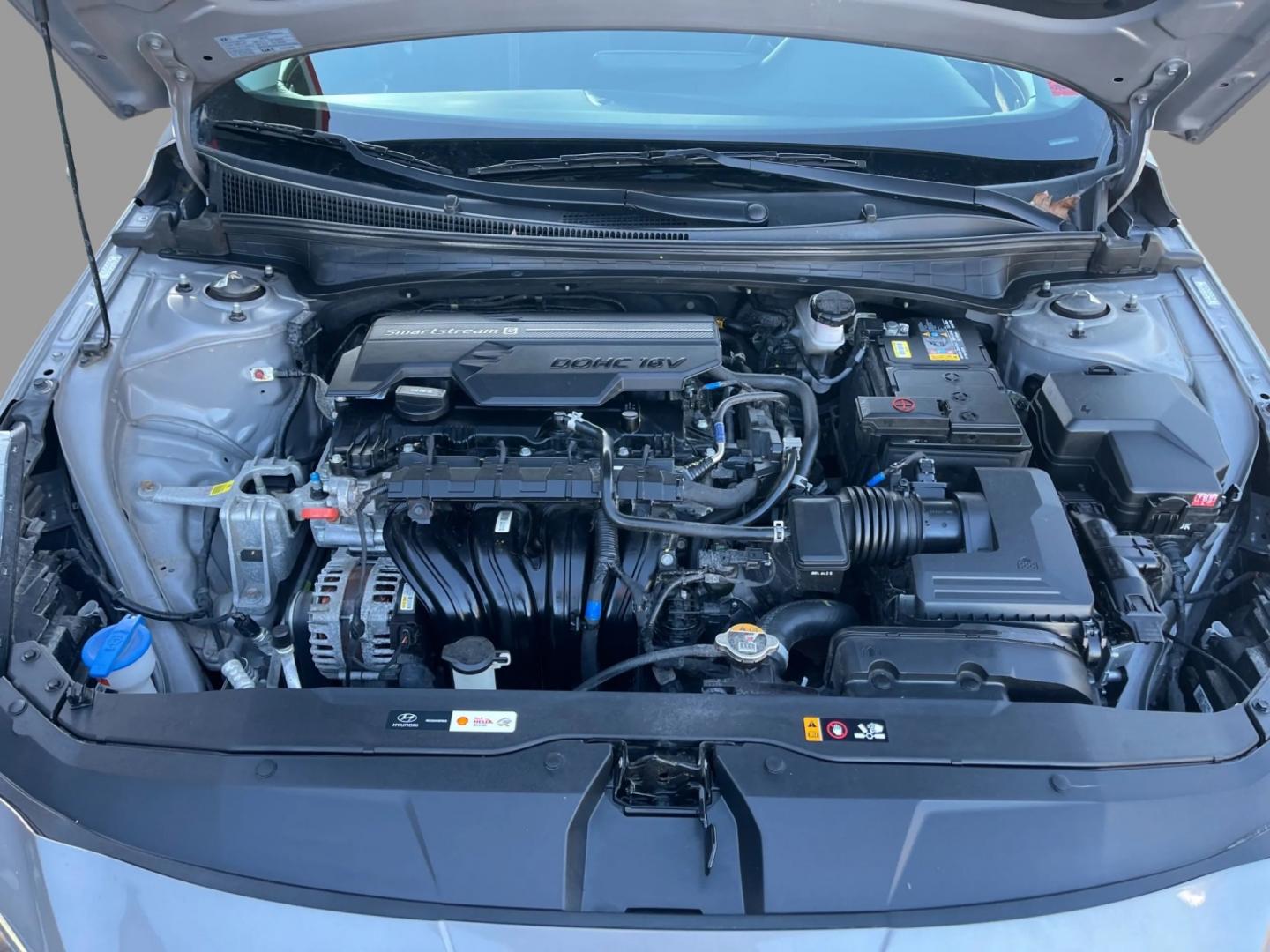 2021 Gray /Black Hyundai Elantra SE (KMHLL4AGXMU) with an 2.0L I4 DOHC 16V engine, Automatic transmission, located at 11115 Chardon Rd. , Chardon, OH, 44024, (440) 214-9705, 41.580246, -81.241943 - Photo#13